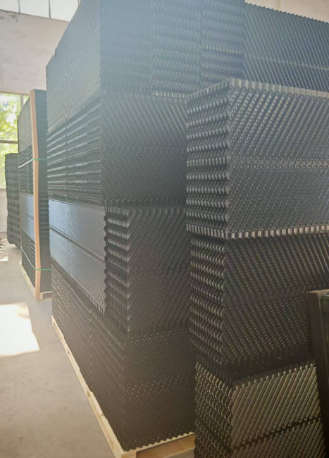 闭式冷却塔填料维修更换