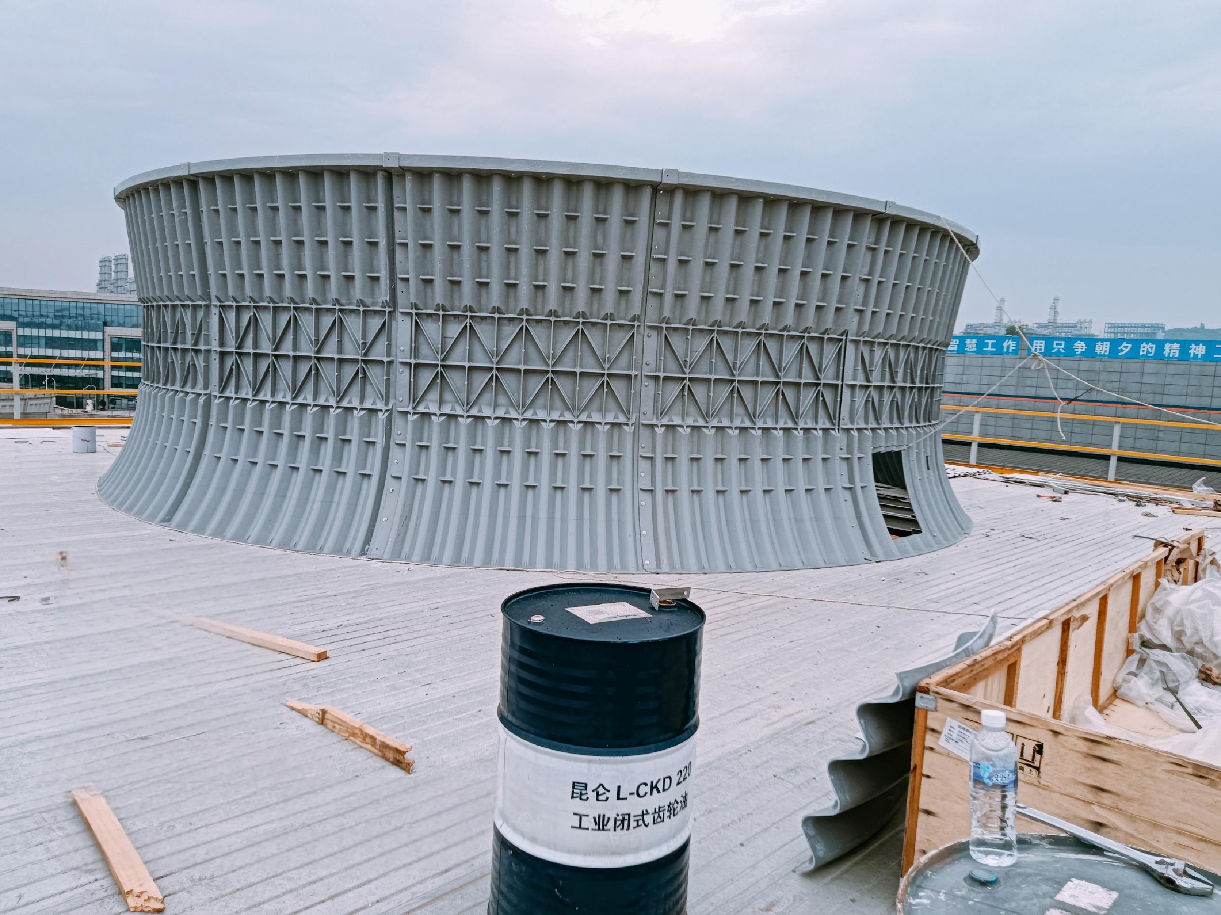 单台5000全玻璃钢塔组装完毕